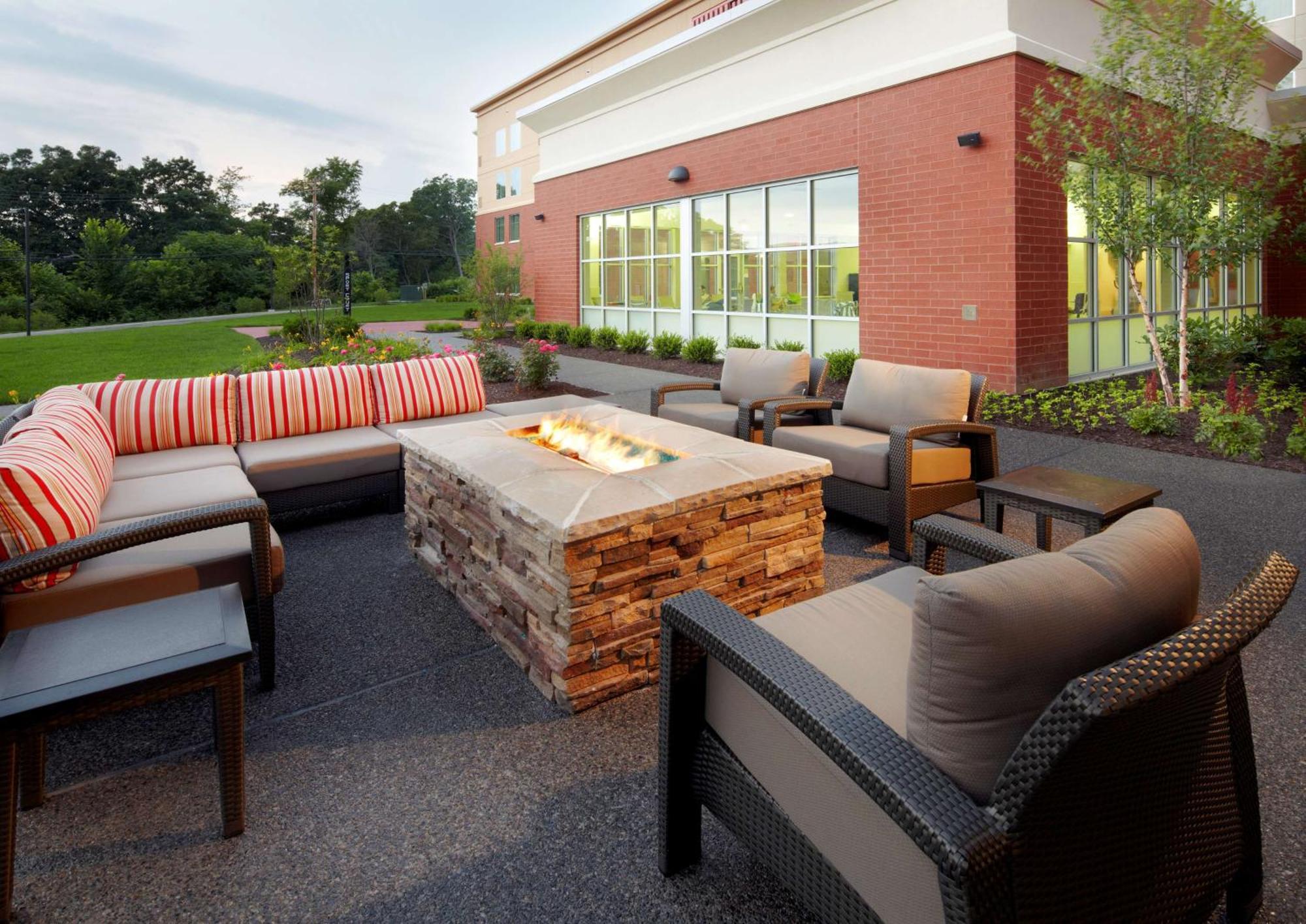 Homewood Suites By Hilton Pittsburgh Airport/Robinson Mall Area Moon Township Extérieur photo